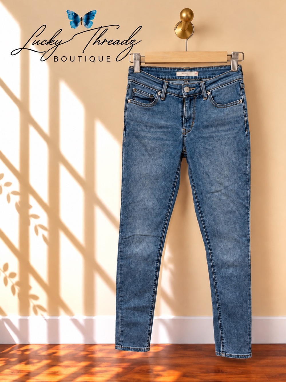 Levi’s 711 Classic Skinny Jeans Women Size 26 Med Wash Mid Rise Stretch Denim